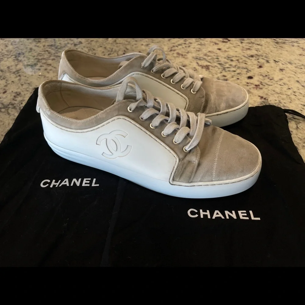 Chanel size 40 (US10) sneakers - Picture 2 of 6